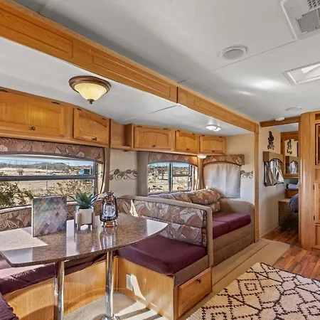 Jt Village Campground - Bunkhouse Joshua Tree Extérieur photo