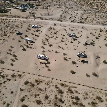 Jt Village Campground - Bunkhouse Joshua Tree Extérieur photo